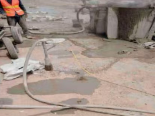 尖山水泥混凝土路面板底注浆技术 路面脱空注浆整治方案