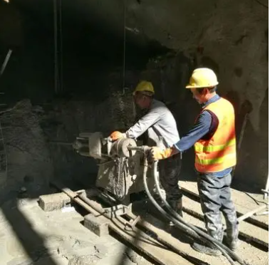 尖山水下抗分散灌浆料特点 水下不分散注浆料介绍